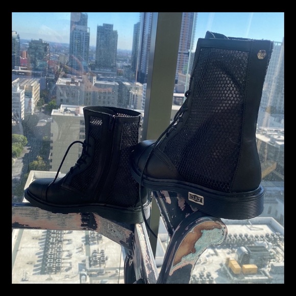 NEW! British Brand Cult Combat Moto Boots with Glitter Thread Mesh - Size 8 - Picture 3 of 17
